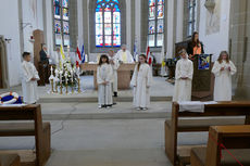 Feier der 1. Heiligen Kommunion in Sankt Crescentius (Foto: Karl-Franz Thiede)